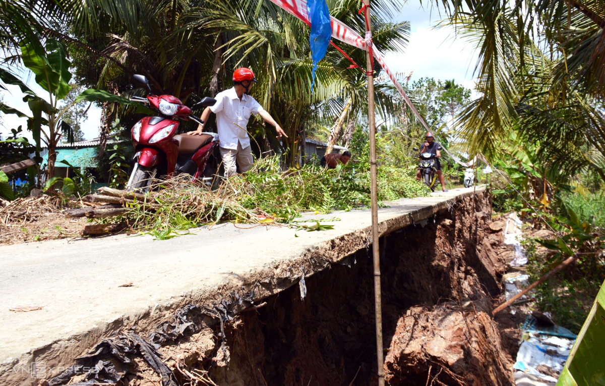 Severe subsidence and erosion afflict Vietnam's southernmost province